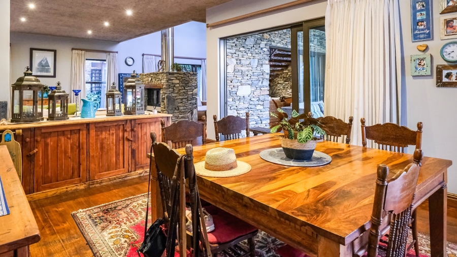 5 Bedroom Property for Sale in Kraaibosch Manor Western Cape